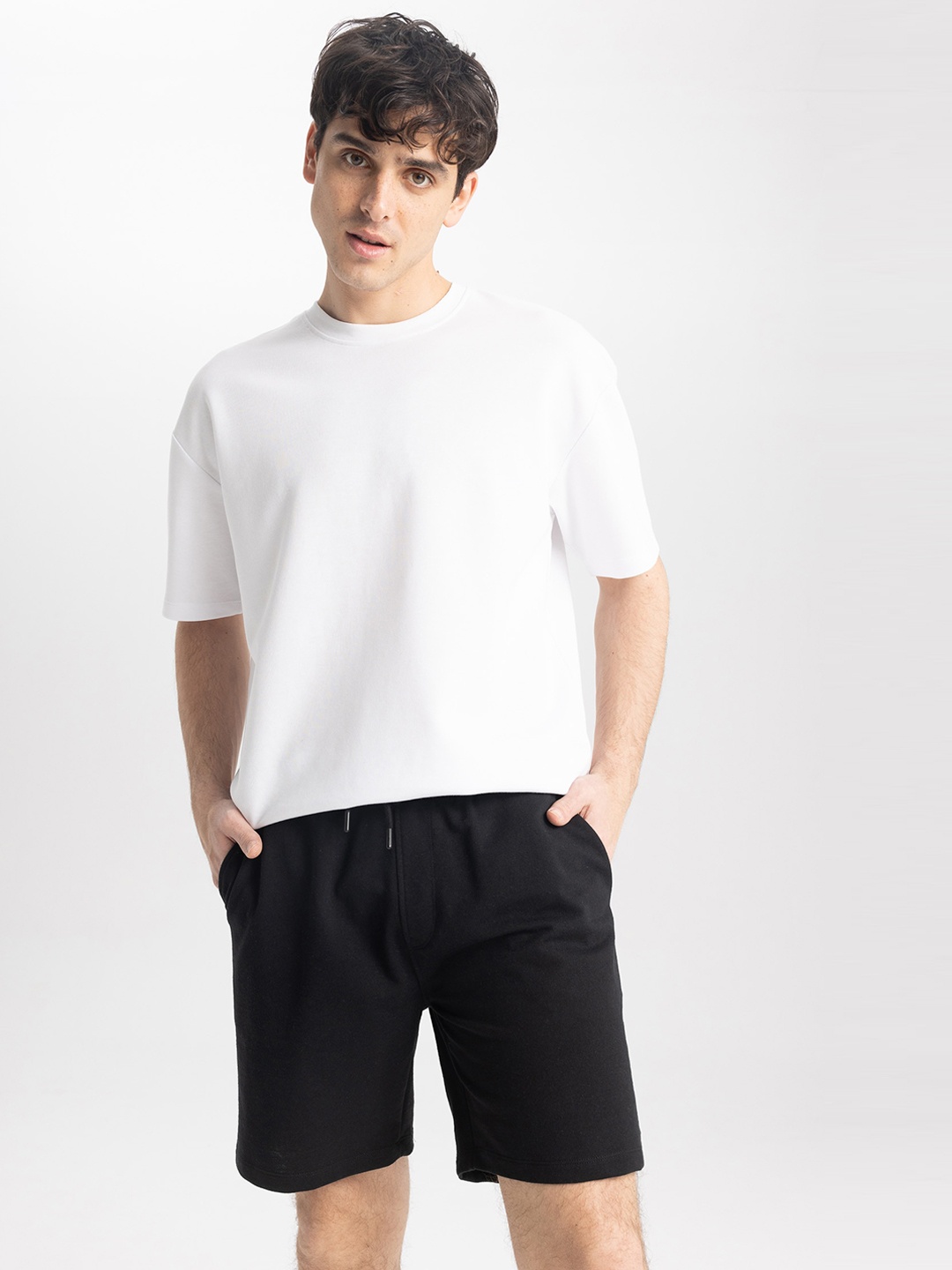 

DeFacto Men Mid Rise Shorts, Black