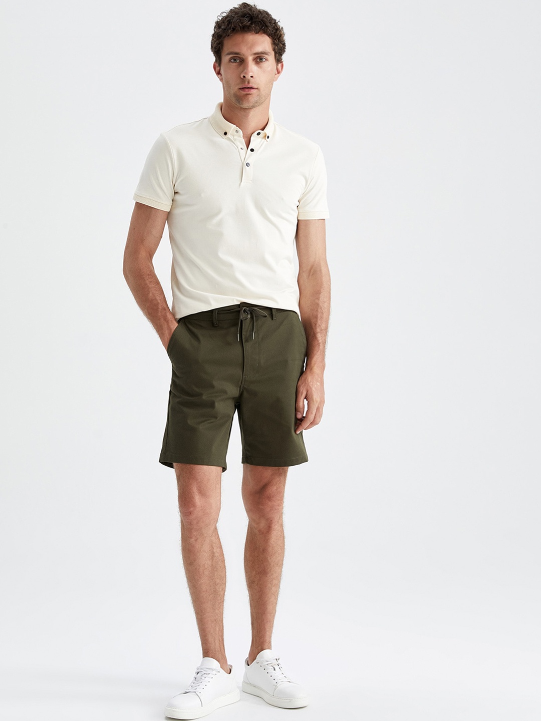 

DeFacto Men Mid-Rise Shorts, Olive