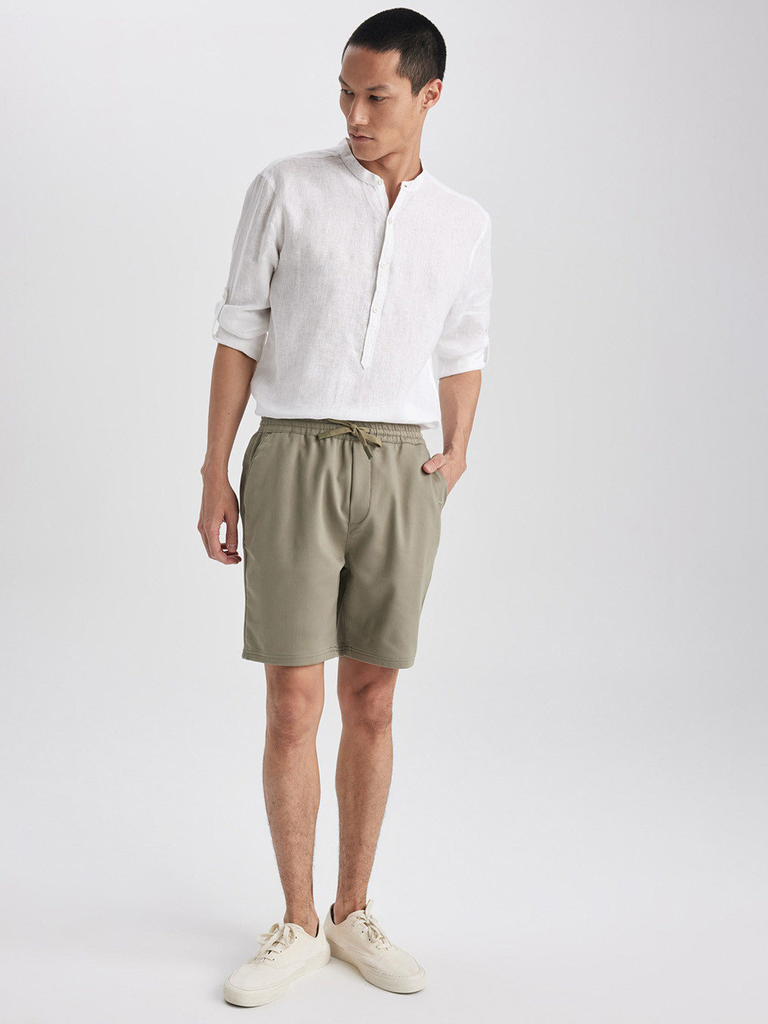 

DeFacto Men Mid-Rise Regular Shorts, Grey