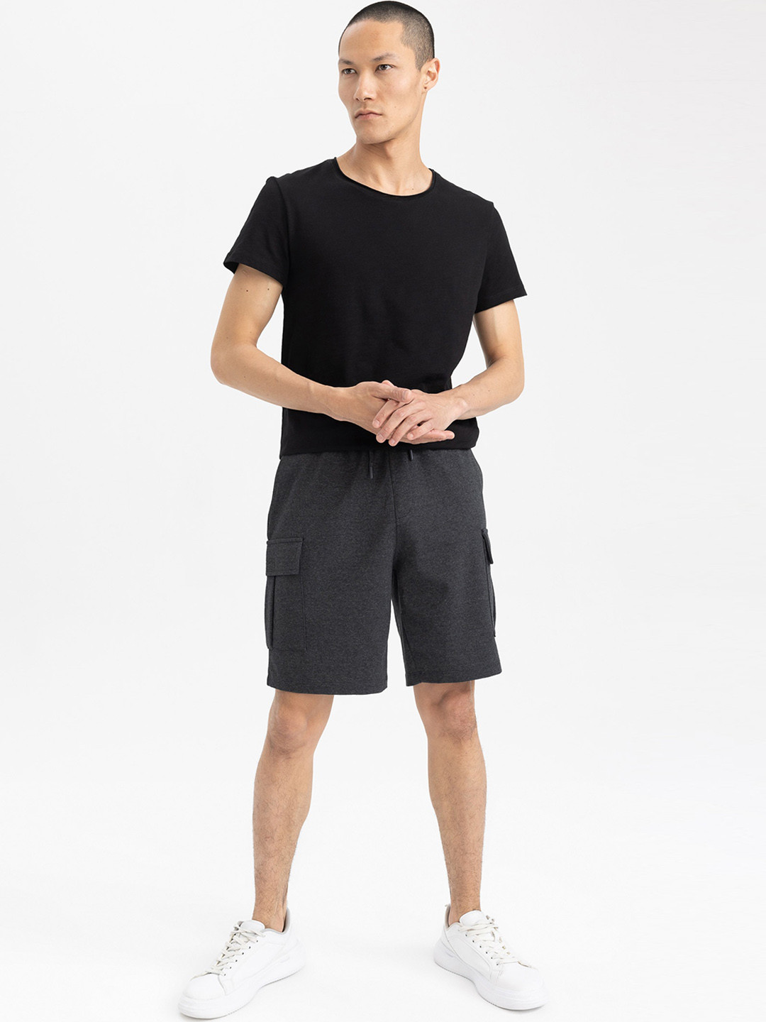 

DeFacto Men Mid-Rise Regular Shorts, Black