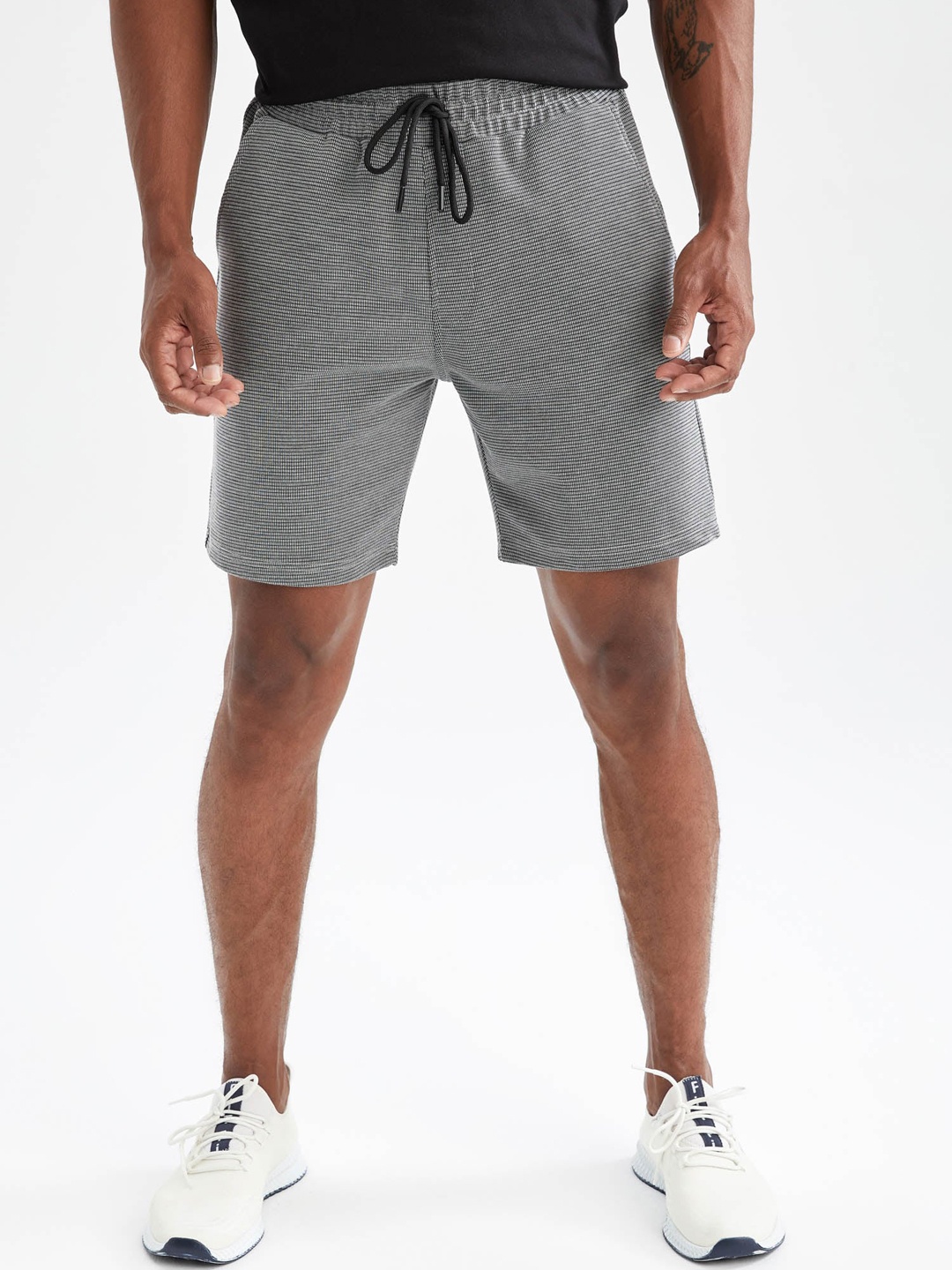 

DeFacto Men Mid-Rise Sports Shorts, Grey