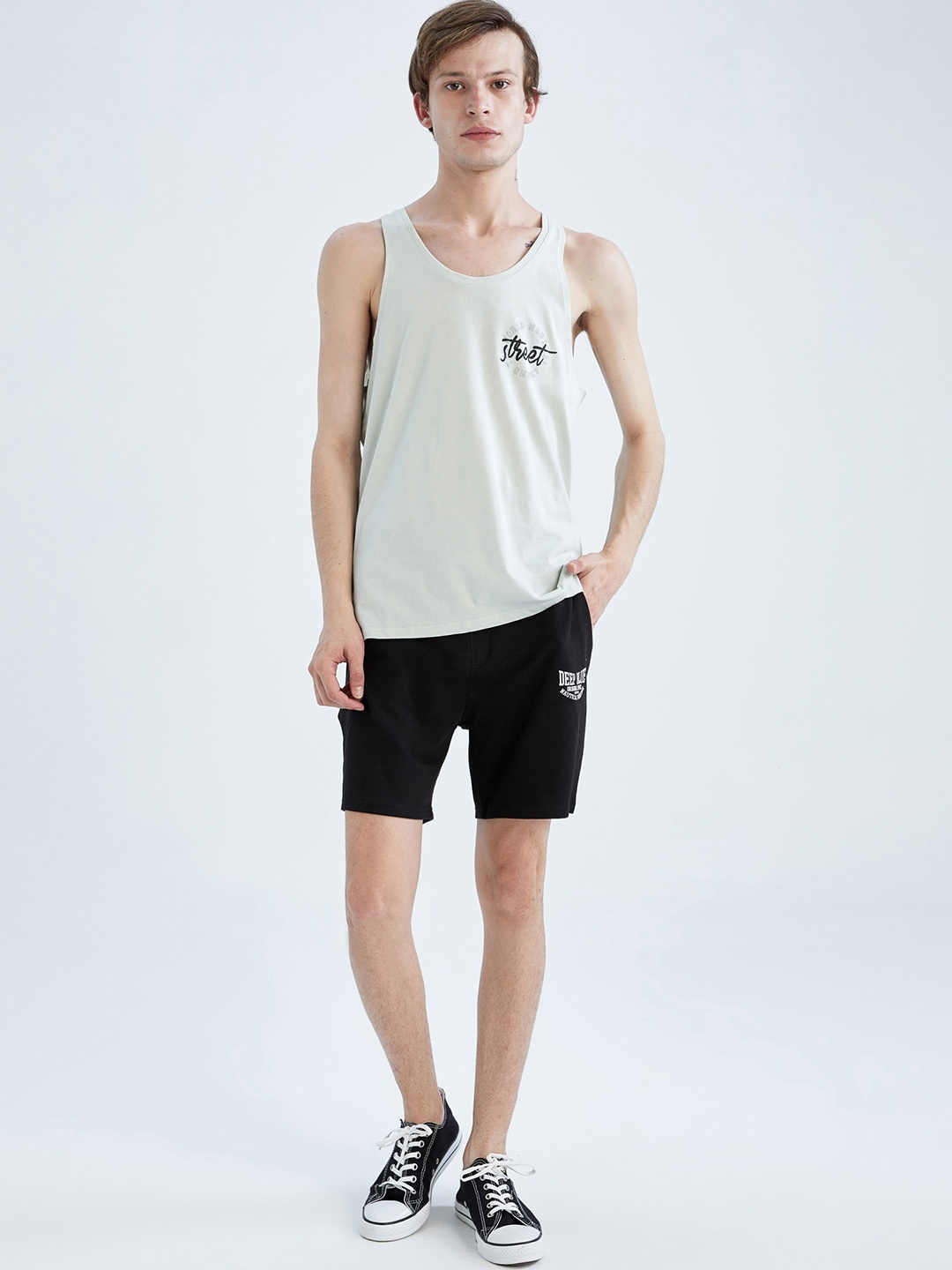 

DeFacto Men Mid-Rise Knee Length Casual Shorts, Black