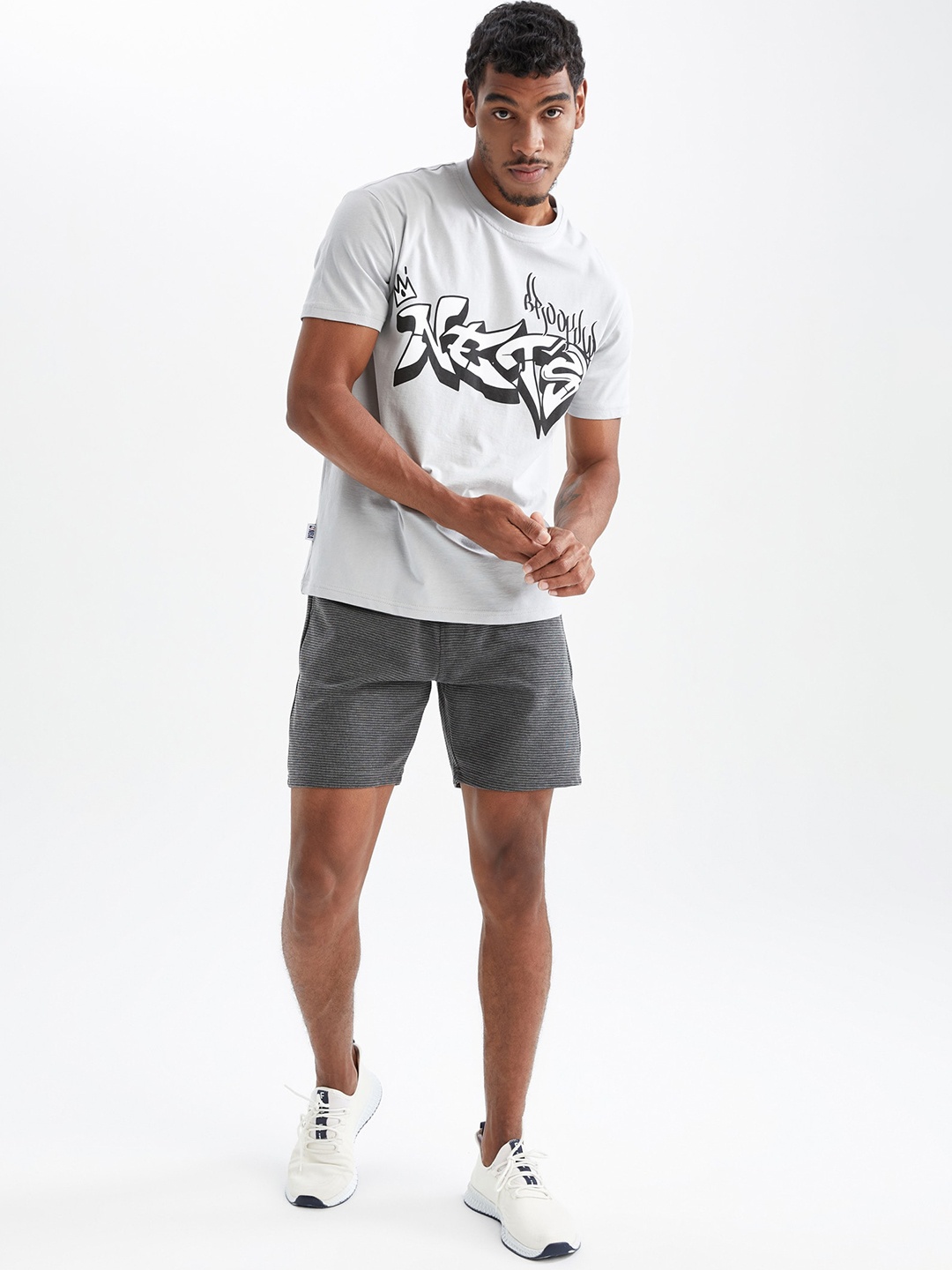 

DeFacto Men Mid-Rise Striped Casual Shorts, Grey