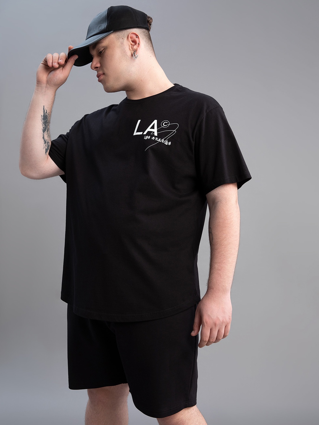 

DeFacto Men Mid-Rise Knee Length Casual Shorts, Black