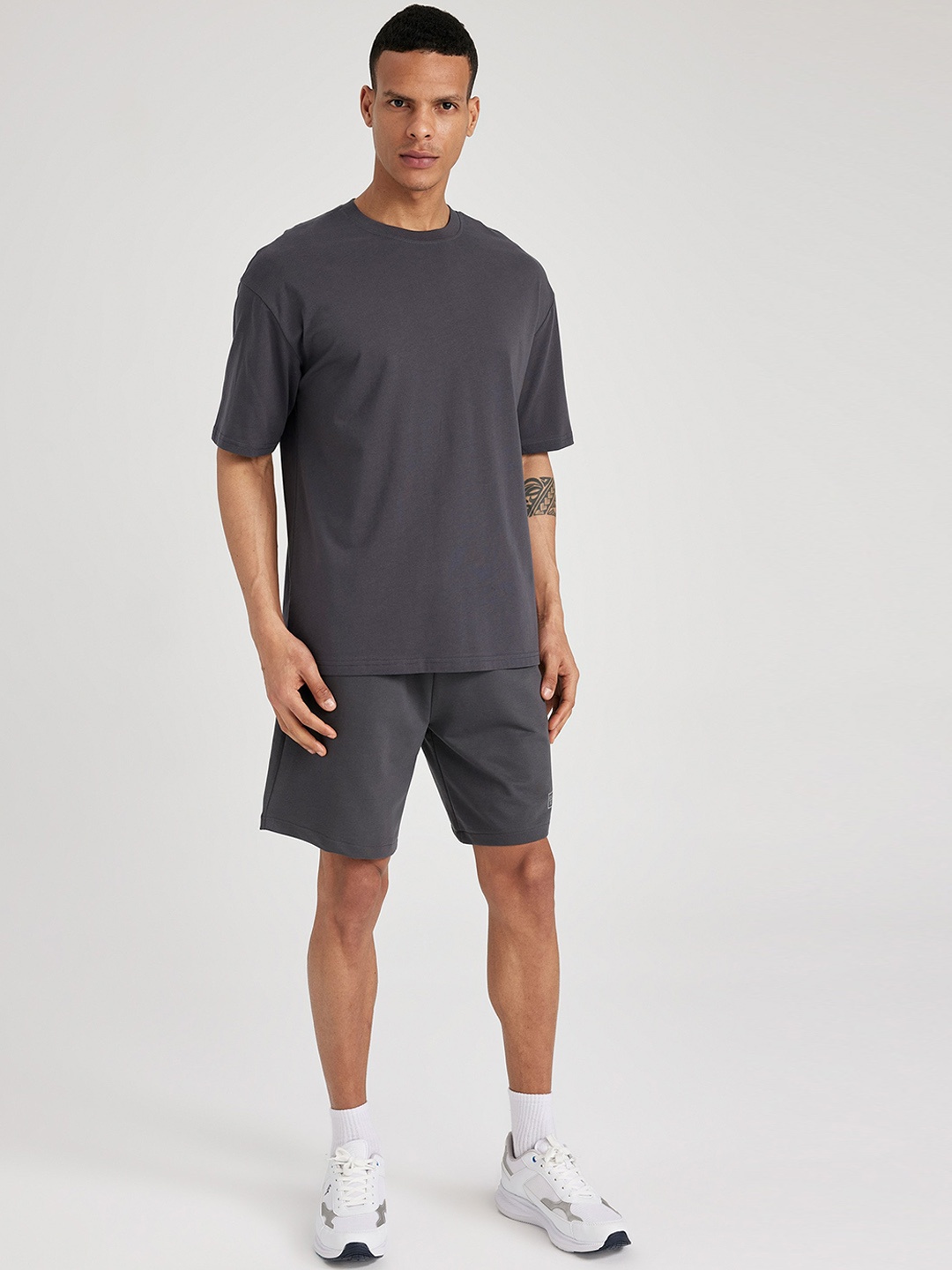 

DeFacto Men Mid Rise Sports Shorts, Grey