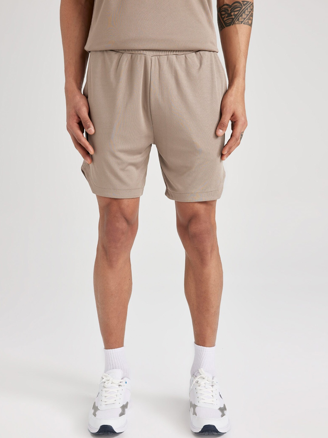 

DeFacto Men Mid-Rise Casual Knitted Shorts, Beige
