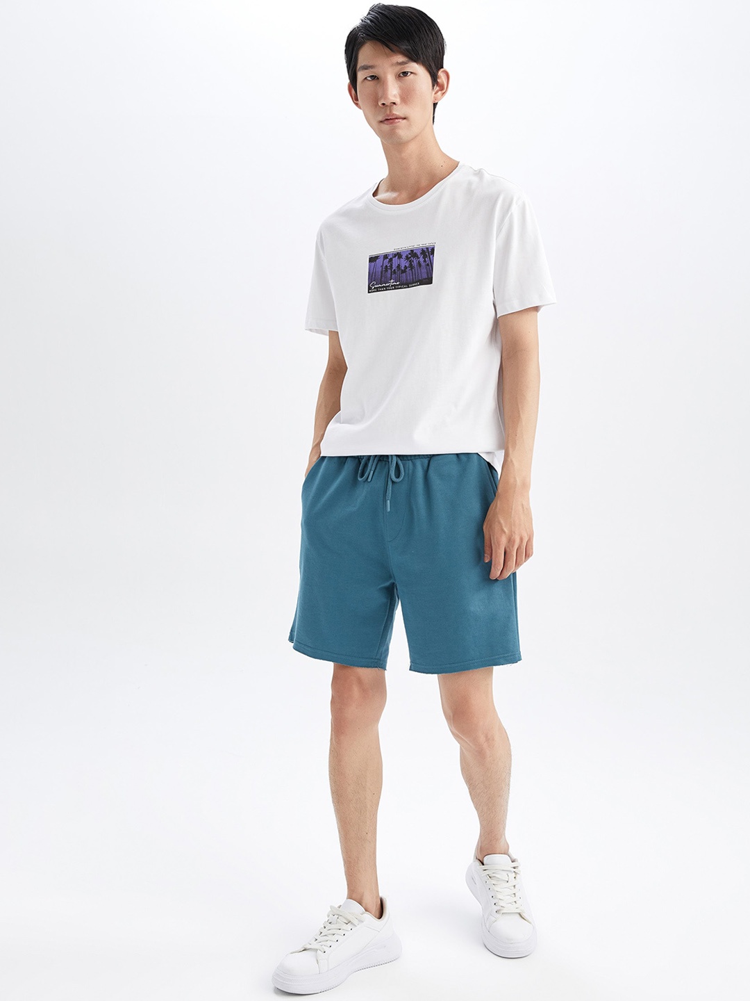 

DeFacto Men Mid-Rise Sports Shorts, Teal