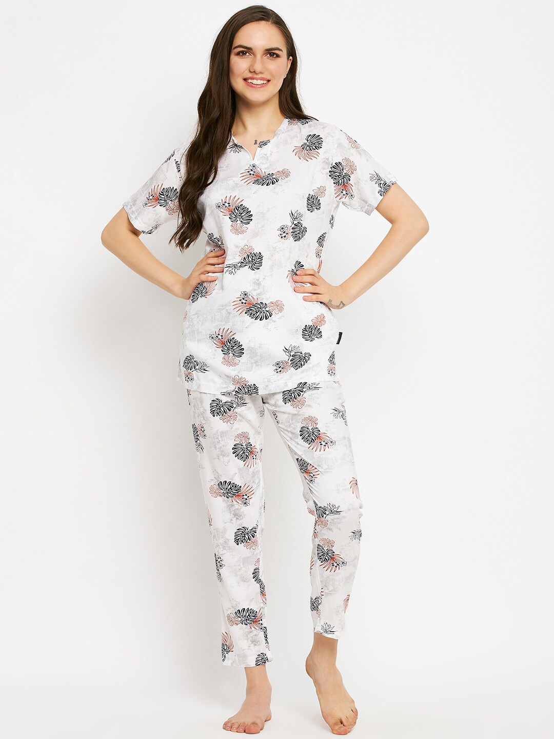 

FirstKrush Floral Printed Pure Cotton Night Suit, White