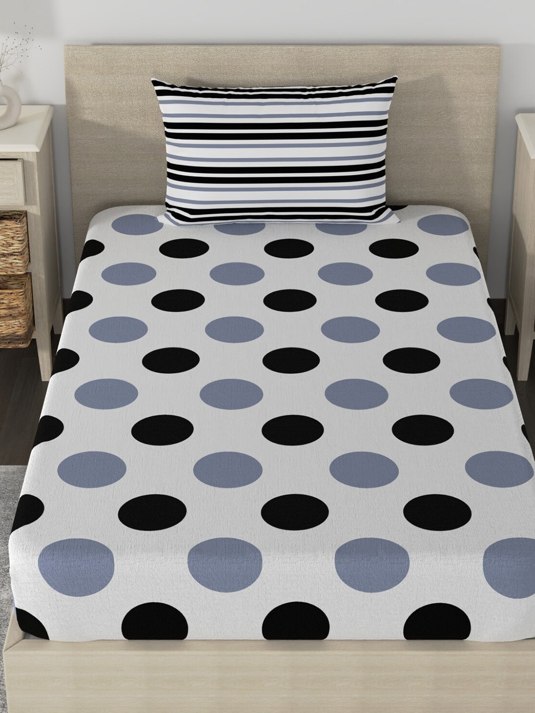 

Huesland Aspire White & Black Printed 186 TC Cotton Single Bedsheet & Pillow Cover