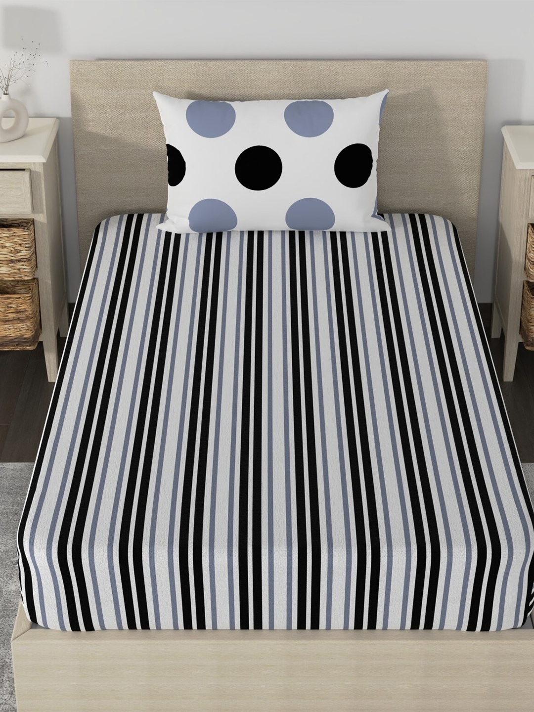 

Huesland Aspire Black & White Striped 186 TC Cotton Single Bedsheet & Pillow Cover