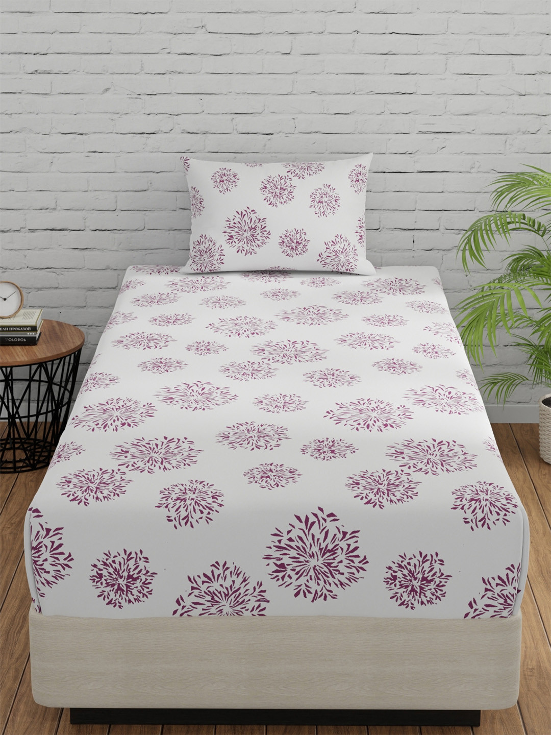 

Huesland Comfort White & Red Floral Printed 144 TC Cotton Single Bedsheet & Pillow Cover
