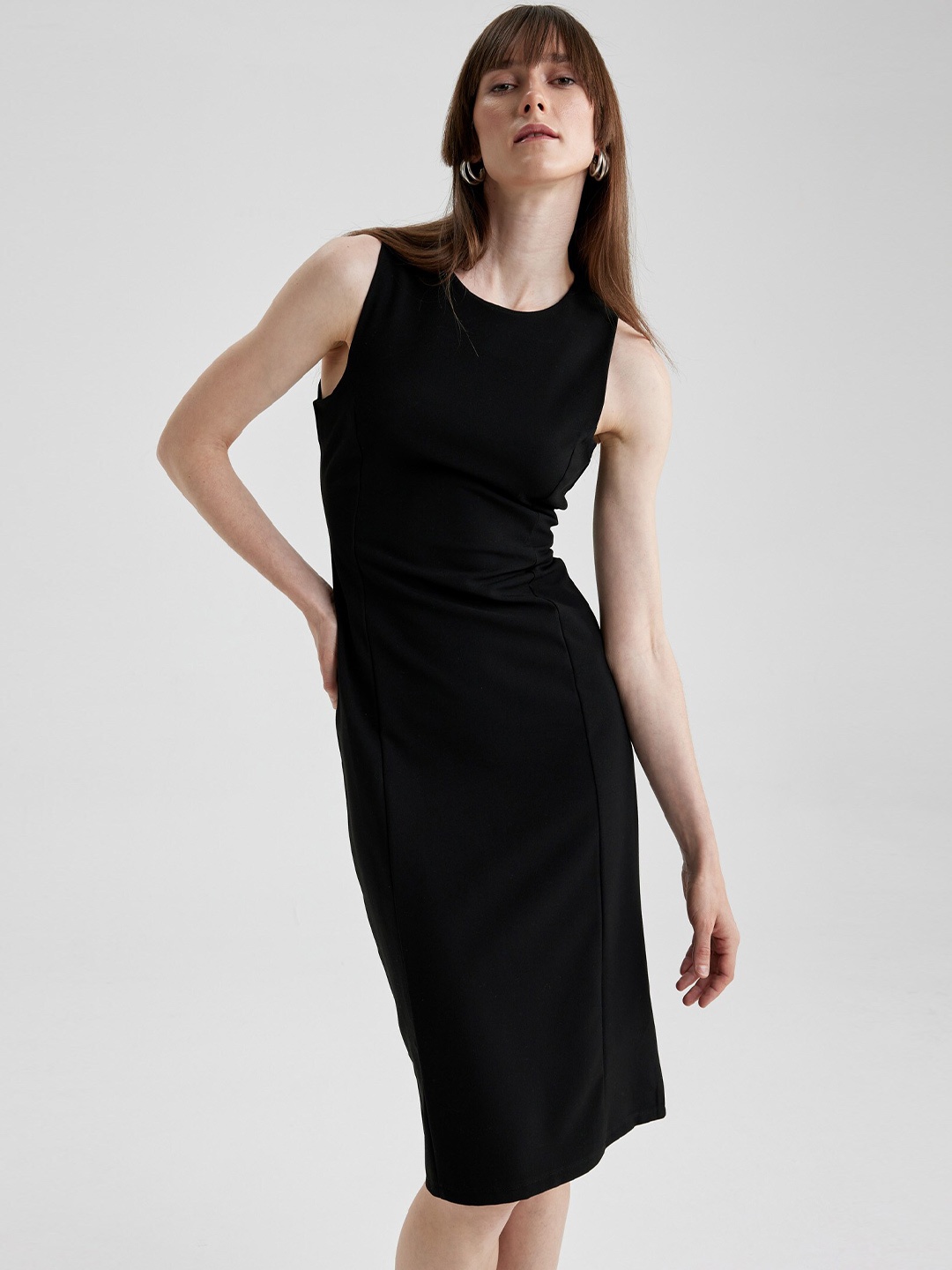 

DeFacto Round Neck Sheath Dress, Black