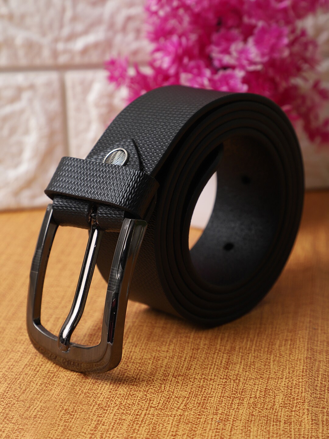 

The Mini NEEDLE Men Textured Leather Formal Belt, Black
