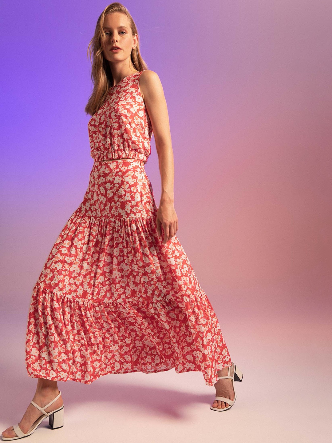 

DeFacto Floral Printed Tiered Maxi Flared Skirt, Red
