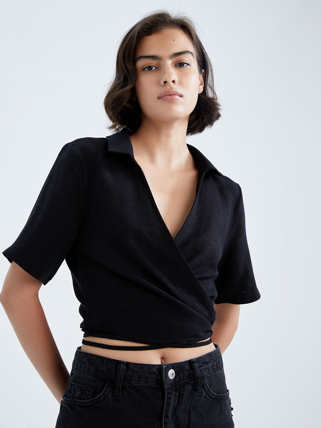 

DeFacto Shirt Collar Waist Tie-Up Wrap Crop Top, Na