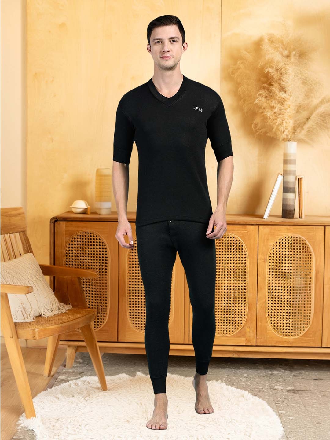 

Lux Cottswool Solid V-Neck Thermal Set, Black