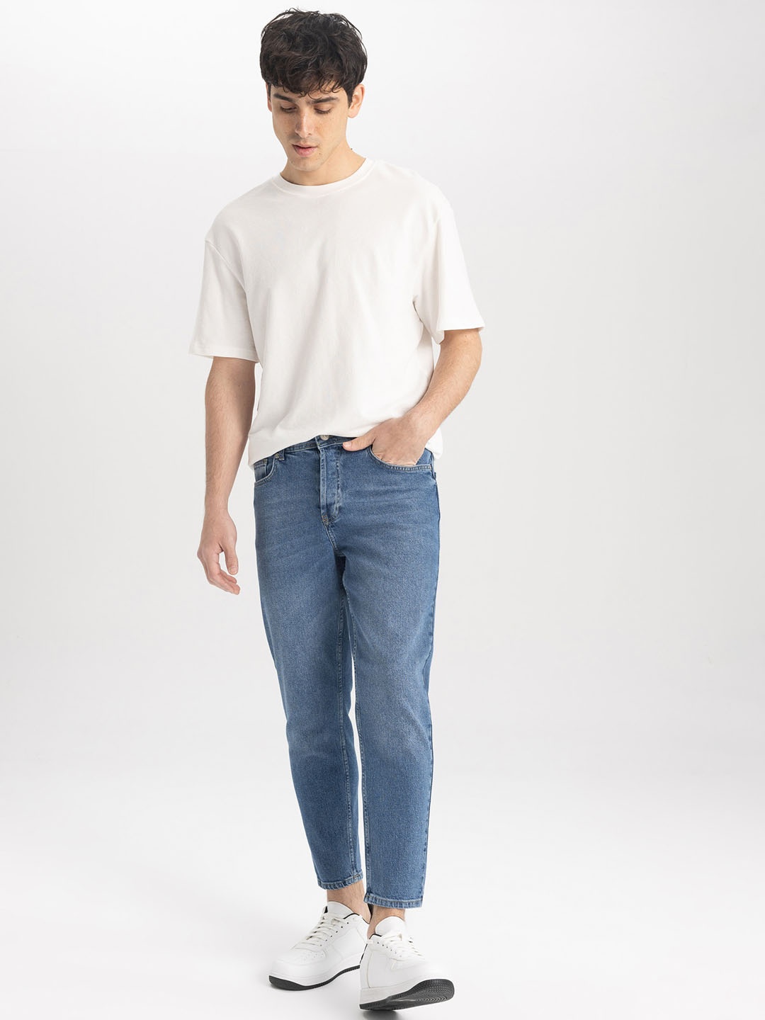 

DeFacto Men Regular Fit Mid Raise Cotton Jeans, Blue