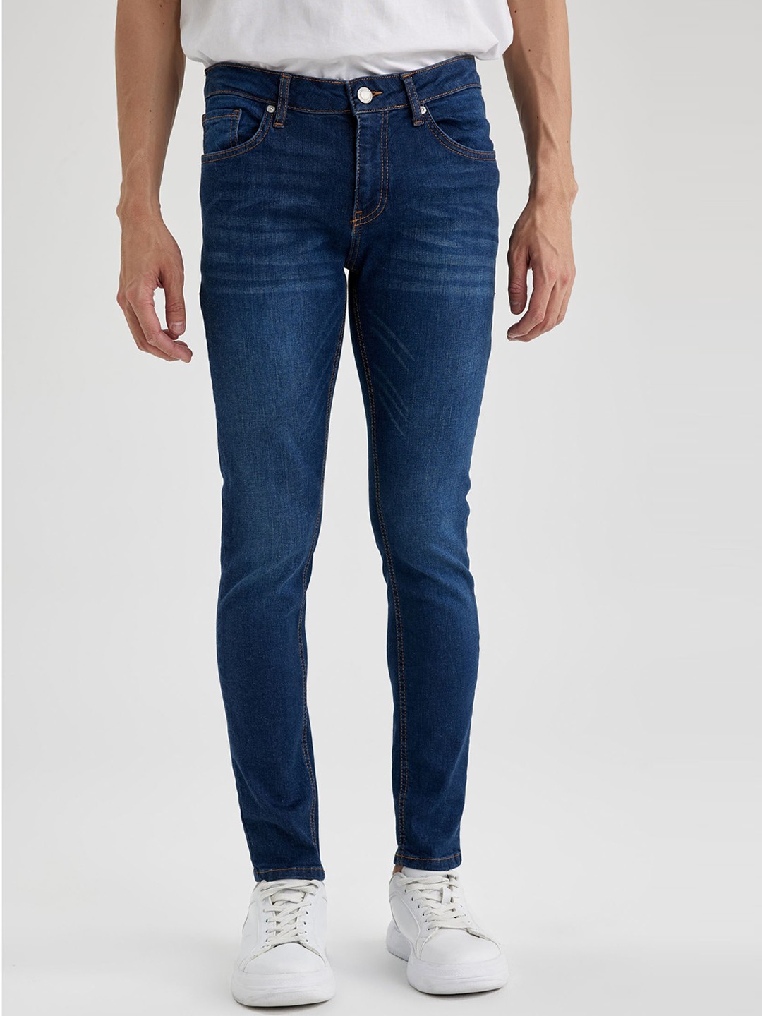 

DeFacto Men Mid-Rise Clean Look Light Fade Stretchable Jeans, Blue