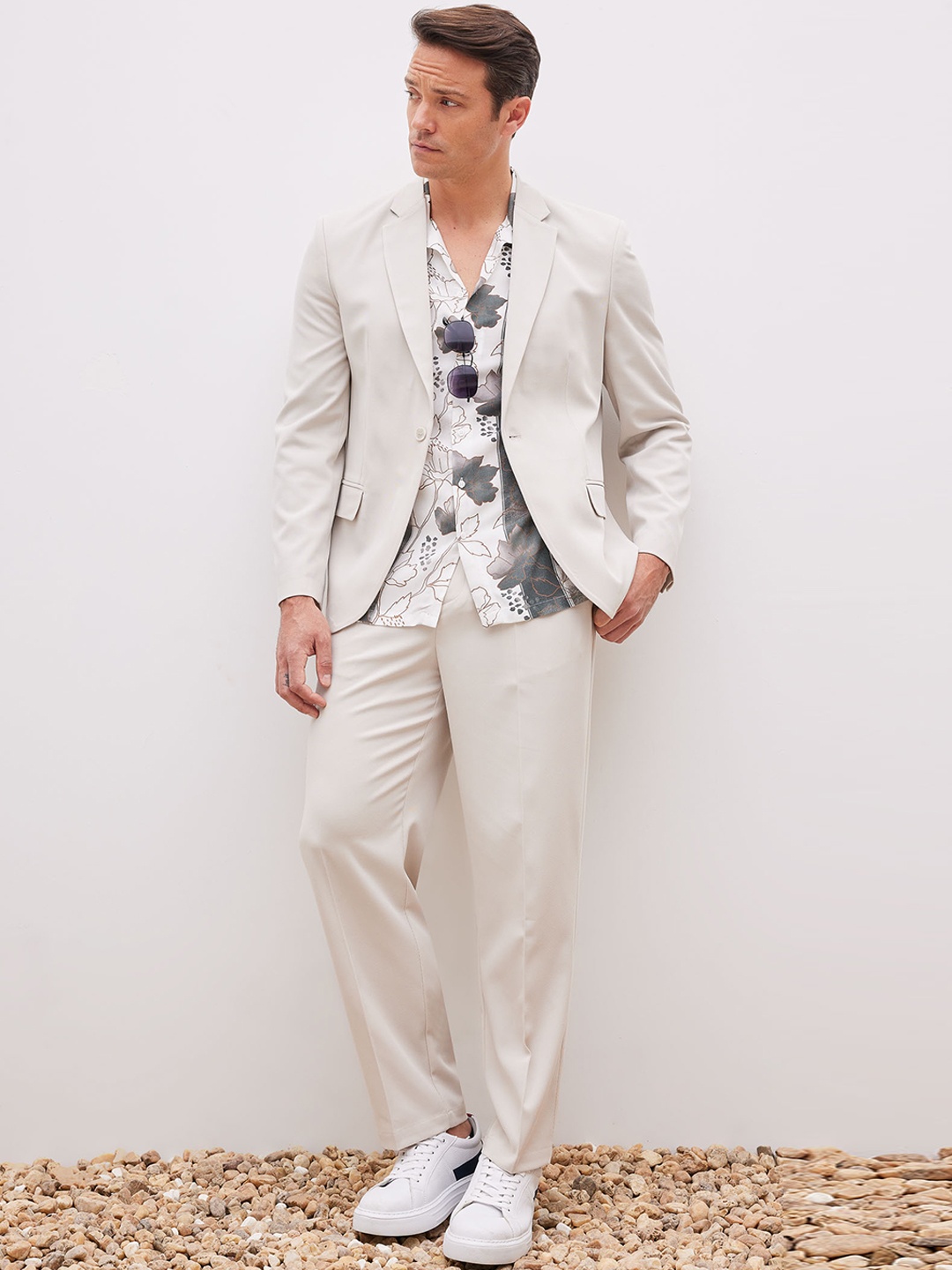 

DeFacto Men Mid-Rise Trousers, Off white