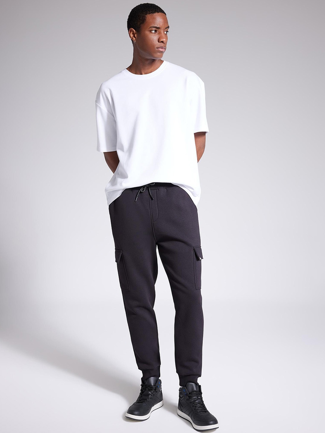

DeFacto Men Regular Fit Mid Raise Joggers, Navy blue