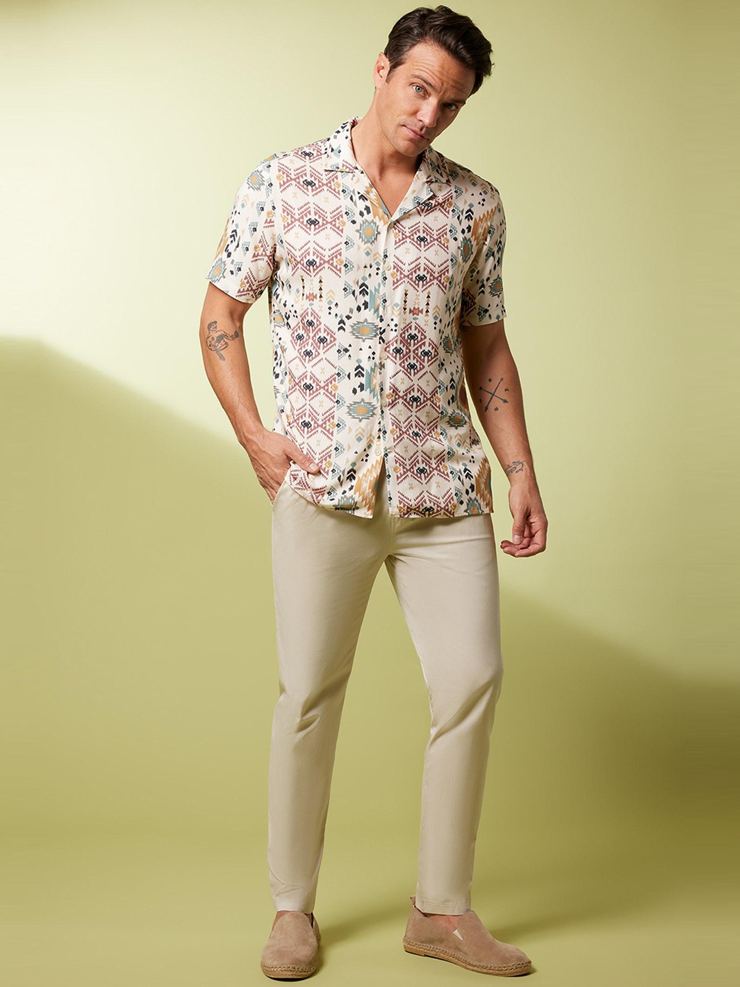 

DeFacto Men Mid-Rise Pure Cotton Chinos Trousers, Off white