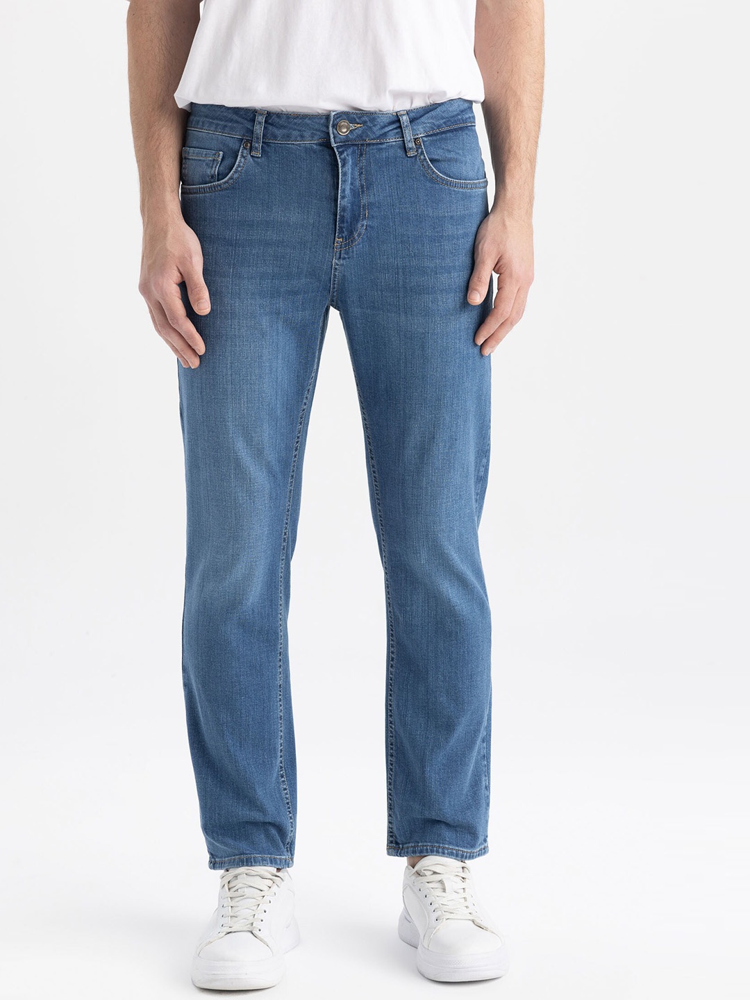 

DeFacto Men Mid-Rise Light Fade Jeans, Blue