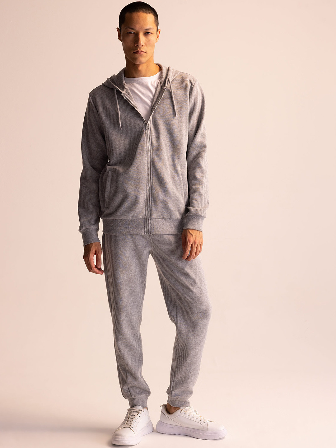 

DeFacto Men Striped Mid-Rise Joggers, Grey