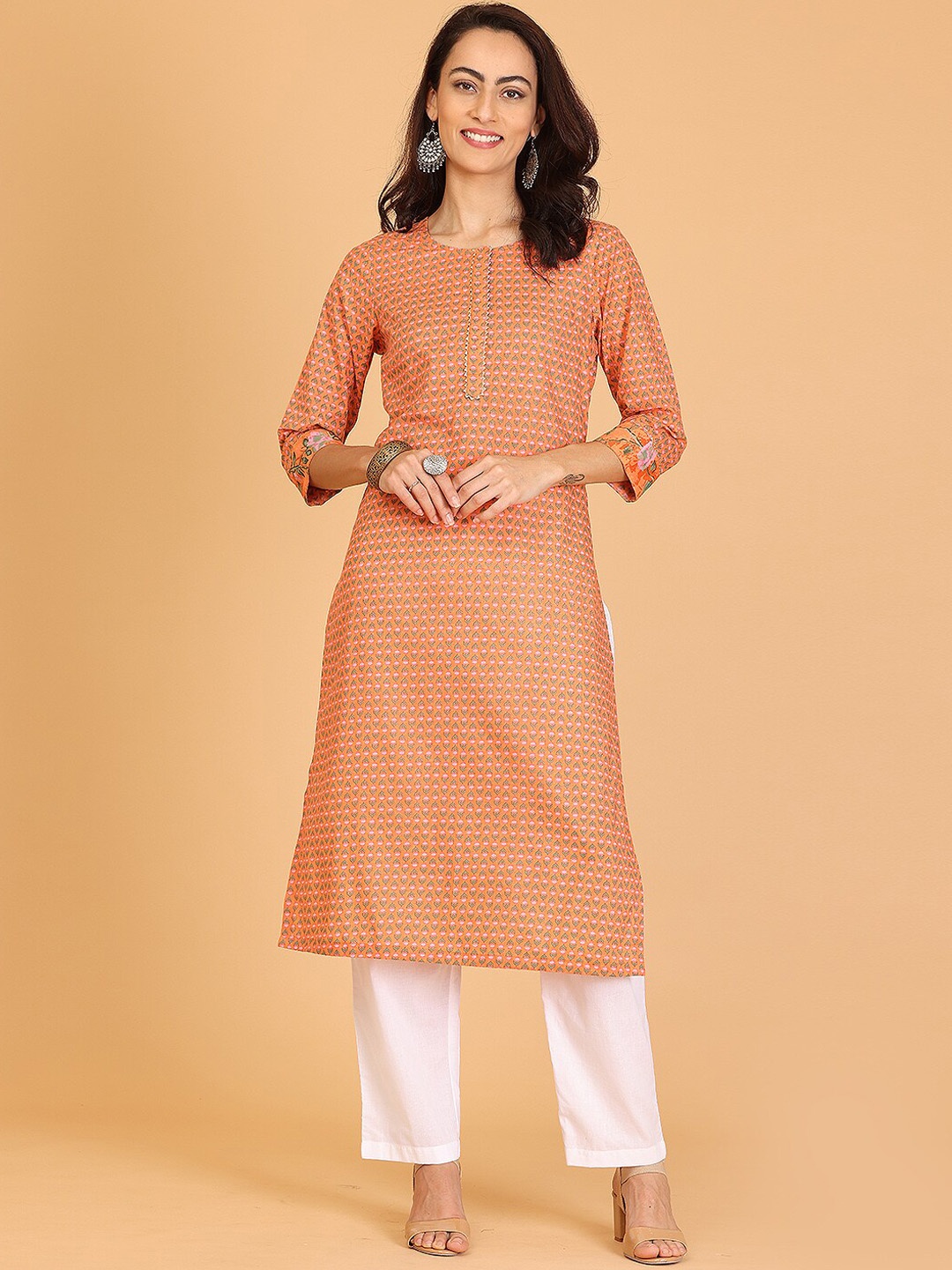

KAANCHIE NANGGIA Floral Printed Gotta Patti Pure Cotton Kurta with Trousers, Orange