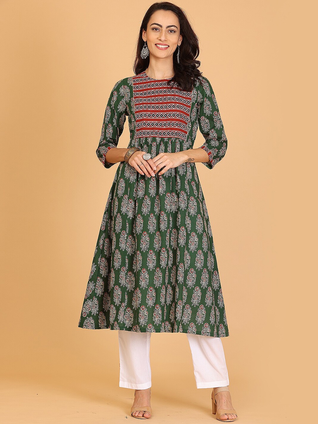 

KAANCHIE NANGGIA Ethnic Motifs Printed Anarkali Kurta with Trousers, Green