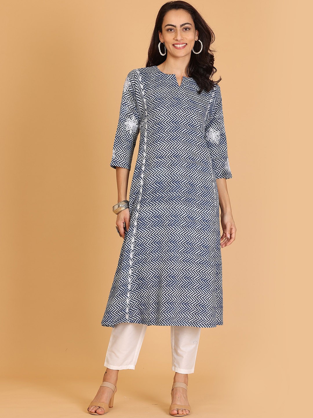 

KAANCHIE NANGGIA Geometric Printed Regular Pure Cotton Kurta With Trousers, White