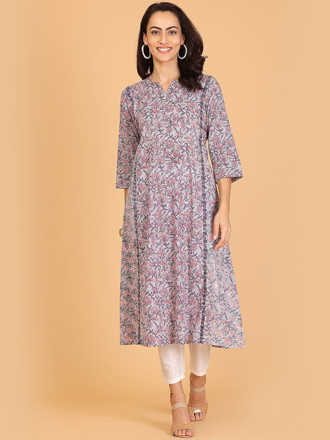 

KAANCHIE NANGGIA Floral Printed A-Line Cotton Kurta With Trousers, Grey
