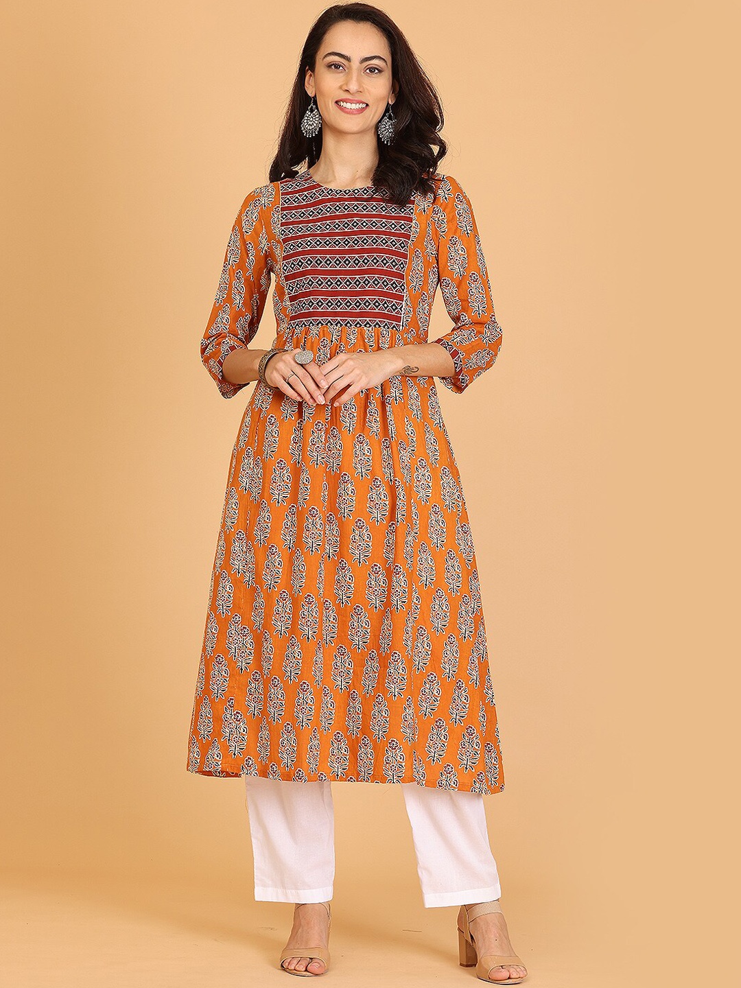 

KAANCHIE NANGGIA Ethnic Motifs Printed Empire Kurta With Trousers, Mustard