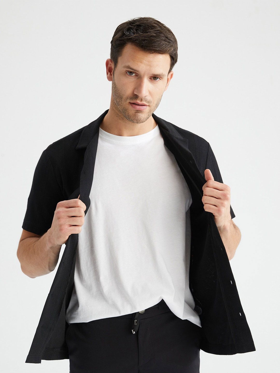 

DeFacto Self Designed Spread Collar Casual Shirt, Black