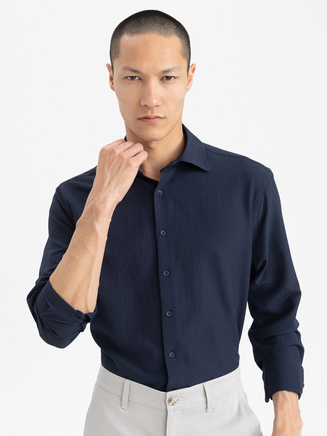 

DeFacto Men Opaque Casual Shirt, Navy blue