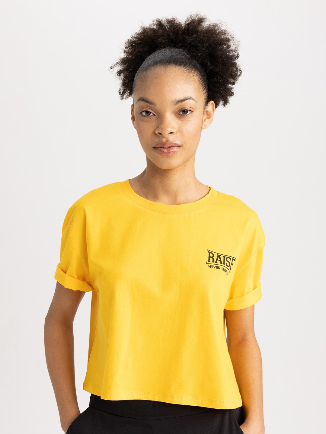

DeFacto Round Neck Cotton T-shirt, Yellow