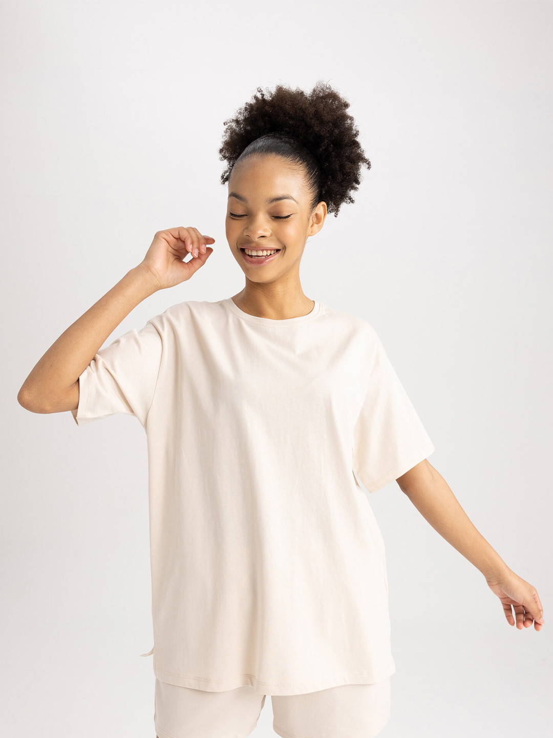 

DeFacto Drop Shoulder Sleeves Pure Cotton T-shirt, Cream