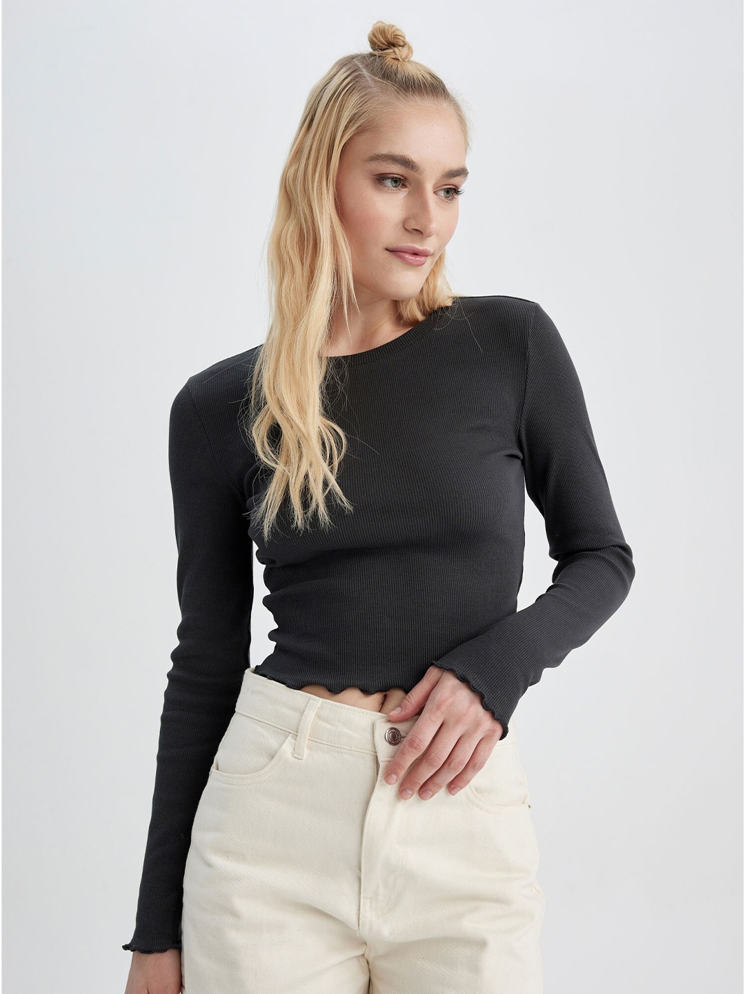 DeFacto Round Neck Long Sleeves T-shirt, Black