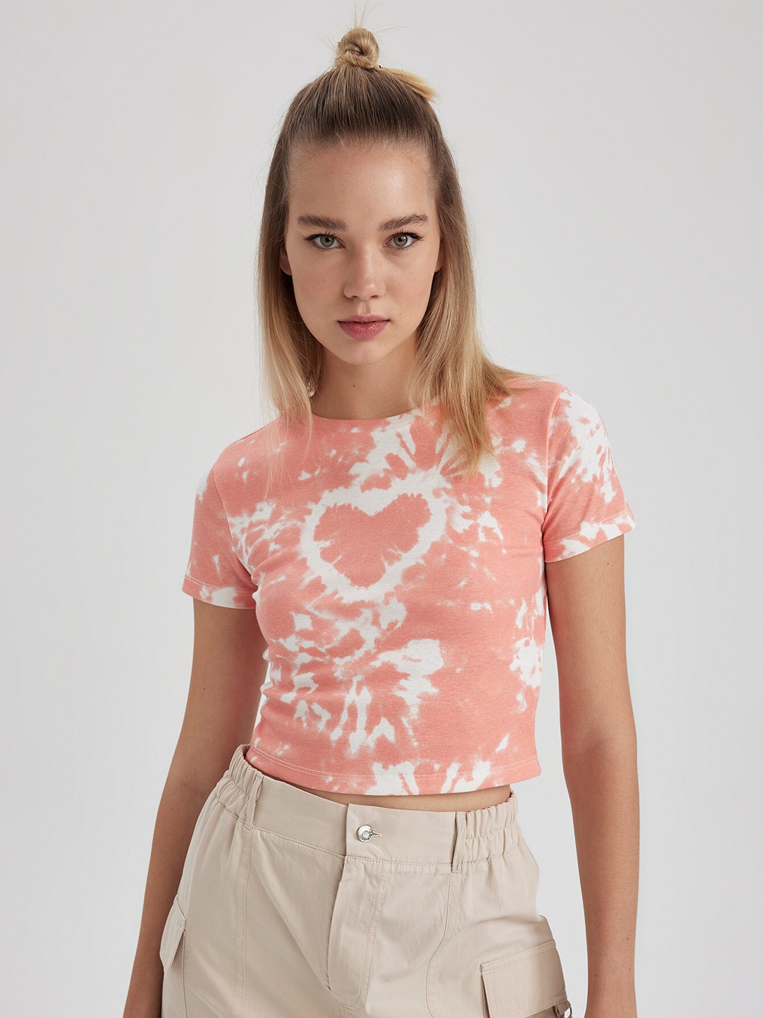 

DeFacto Abstract Printed Crop T-shirt, Peach