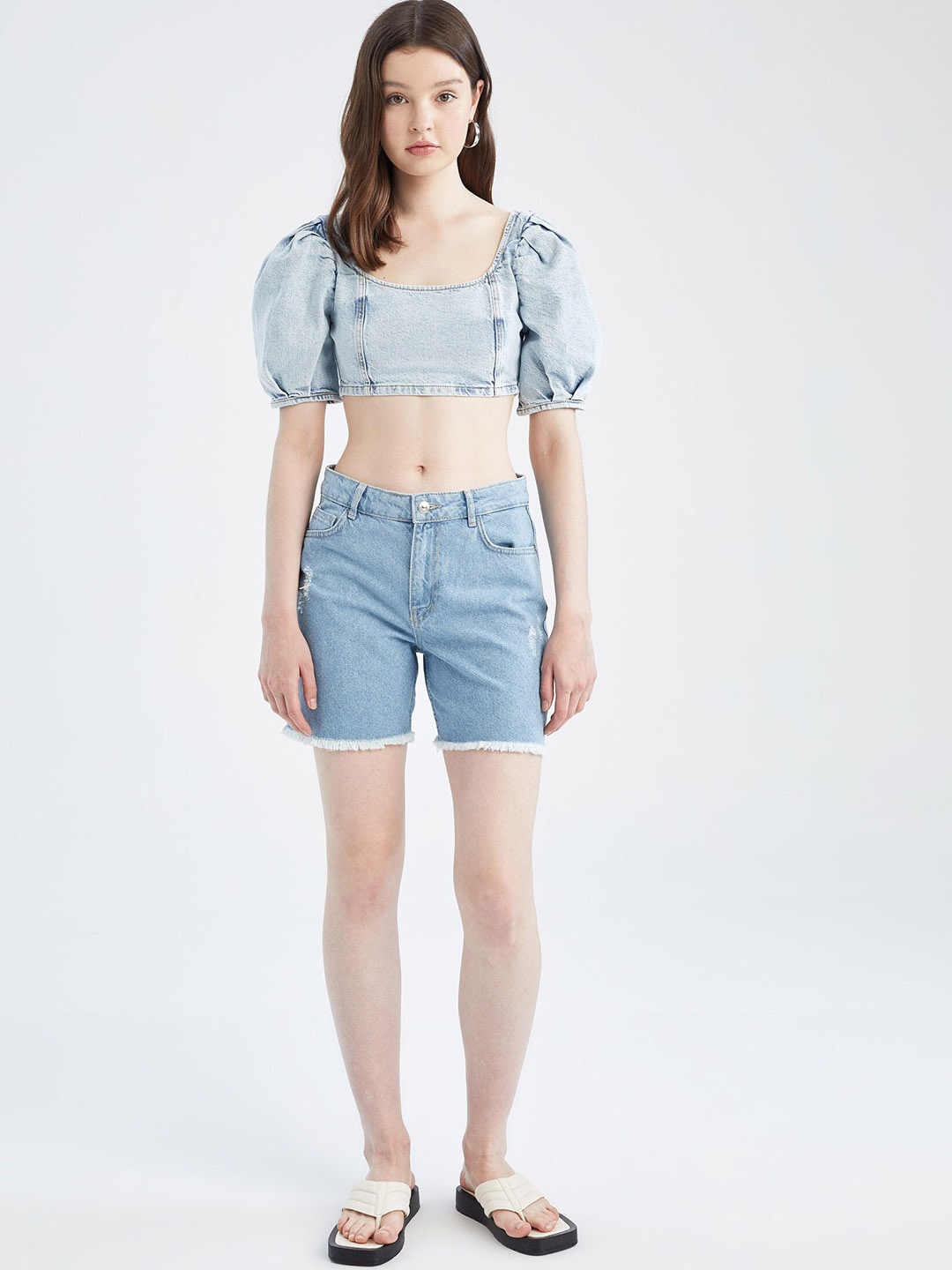 

DeFacto Women Washed Pure Cotton Frayed Denim Shorts, Blue