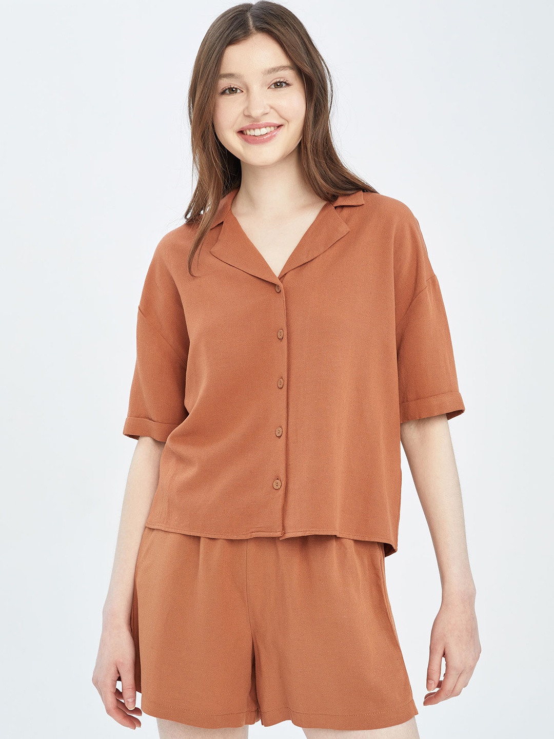 

DeFacto Women Mid-Rise Regular Shorts, Brown