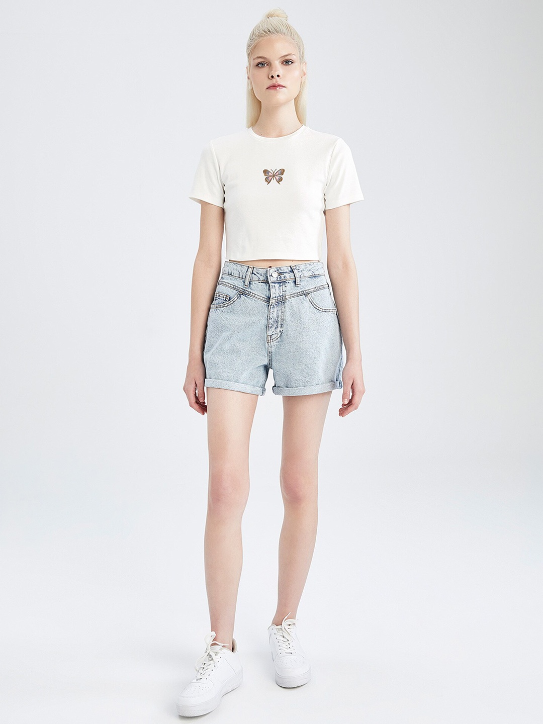 

DeFacto Women Mid-Rise Washed Pure Cotton Denim Shorts, Blue