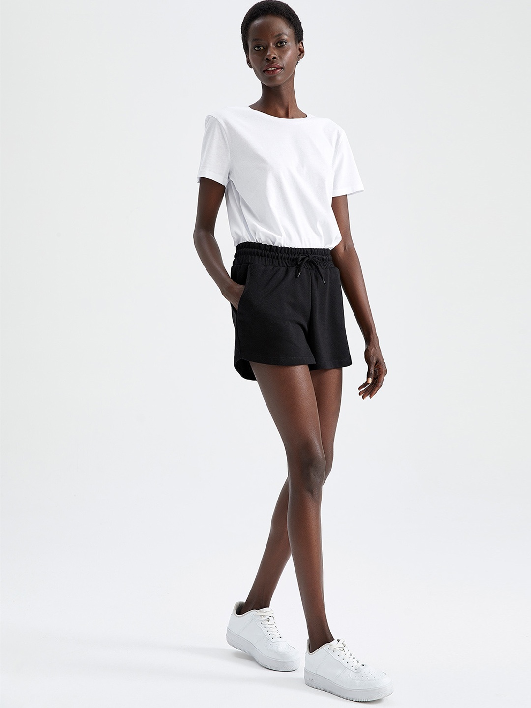 

DeFacto Women Mid-Rise Shorts, Na