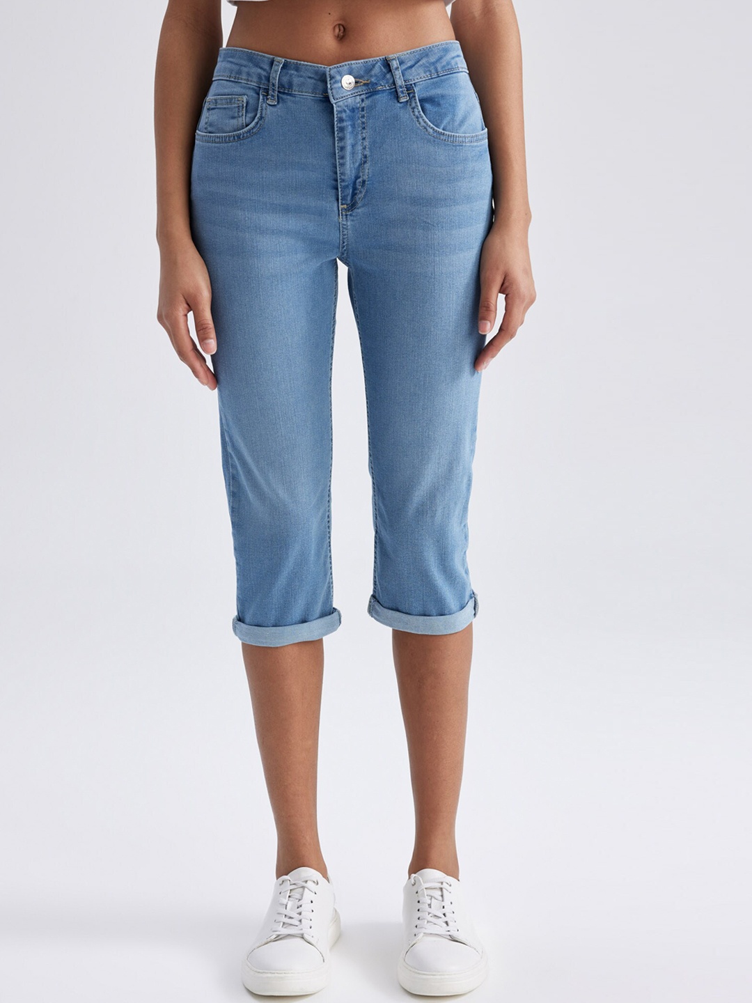 

DeFacto Women Mid-Rise Denim Capris, Blue