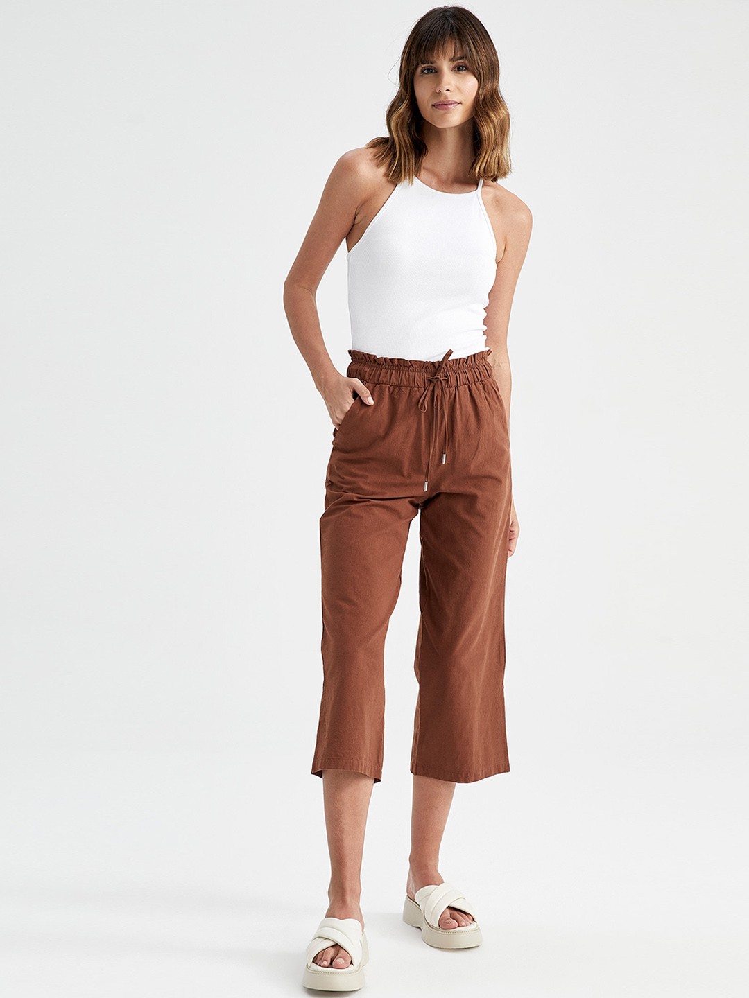 

DeFacto Women Mid-Rise Pure Cotton Capris, Brown