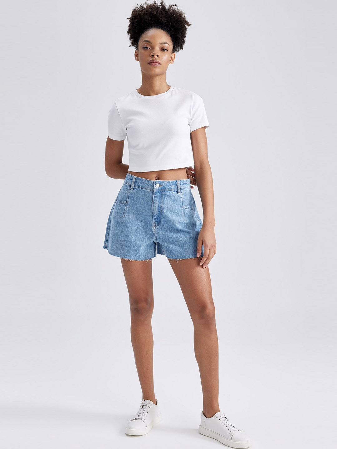 

DeFacto Women Washed Cotton Denim Shorts, Na