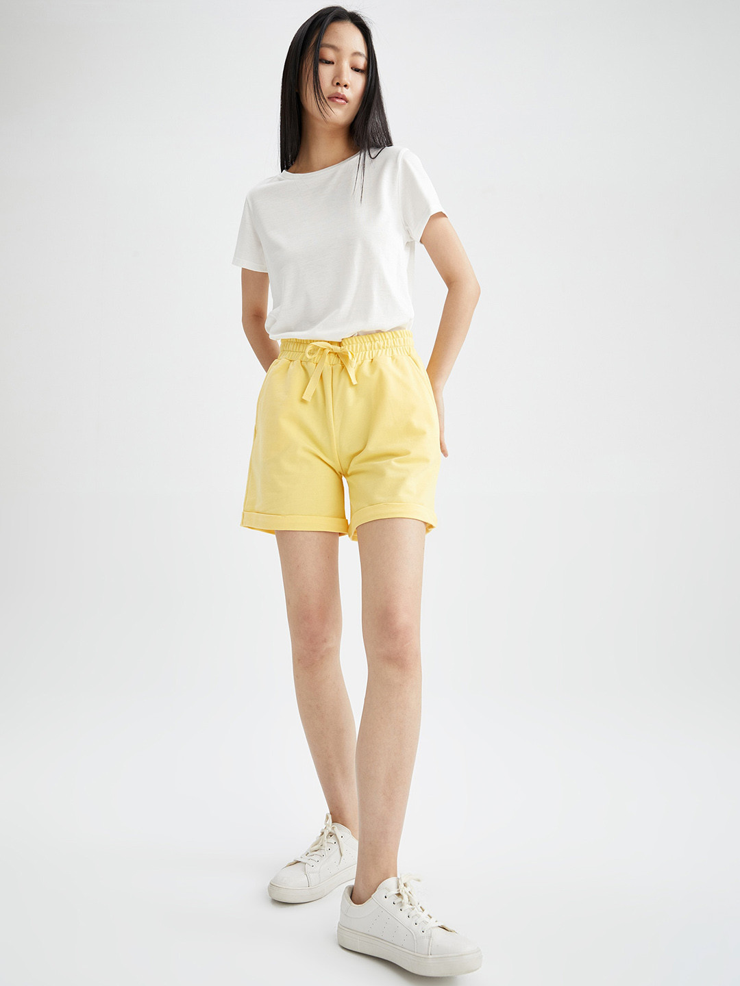 

DeFacto Women Mid Rise Shorts, Yellow