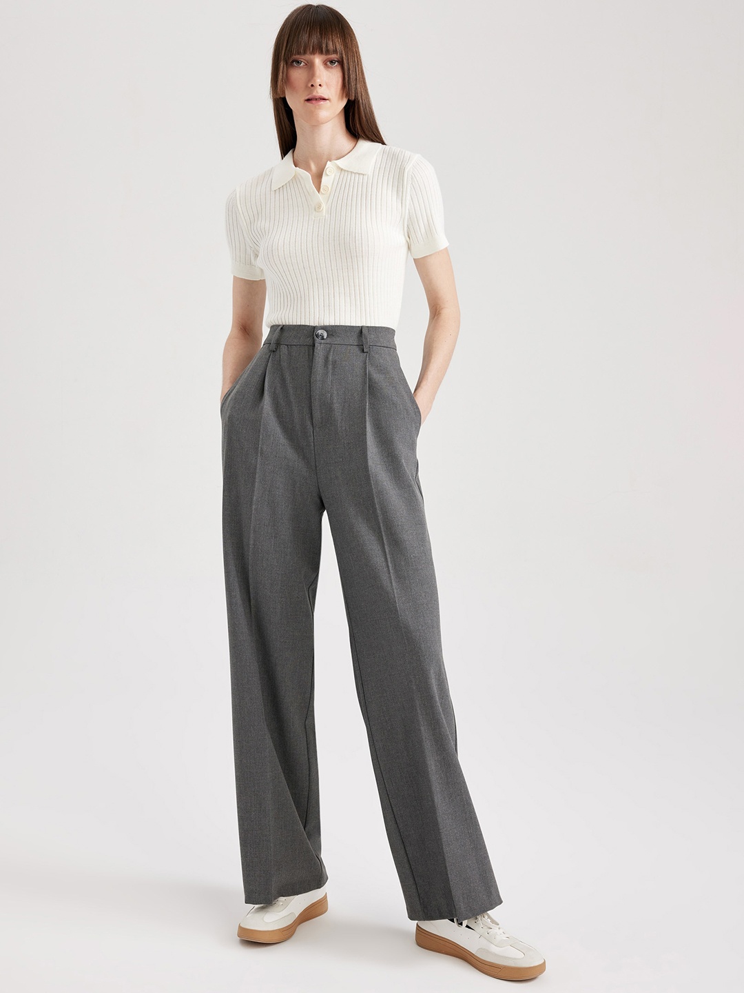 

DeFacto Women Mid-Rise Trousers, Grey