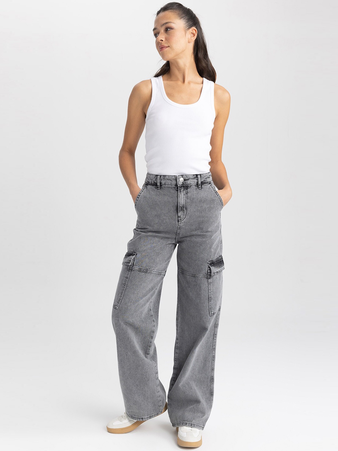 

DeFacto Women Mid-Rise Pure Cotton Jeans, Grey