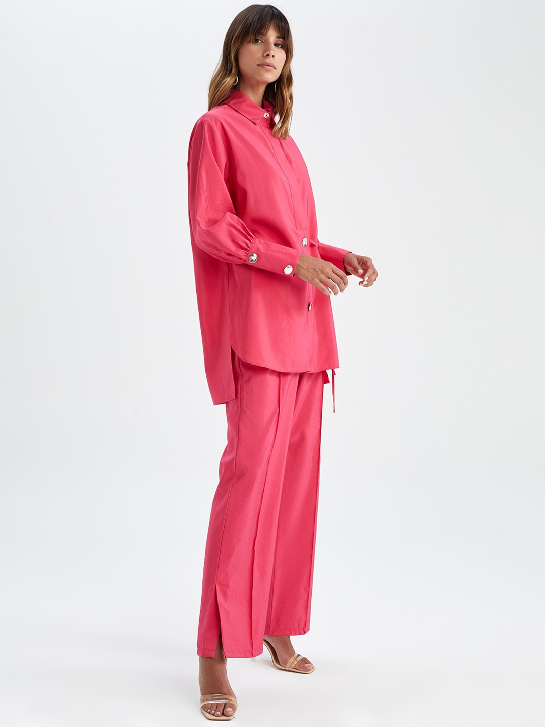 

DeFacto Women Mid-Rise Pleated Parallel Trousers With Side Slits, Fuchsia