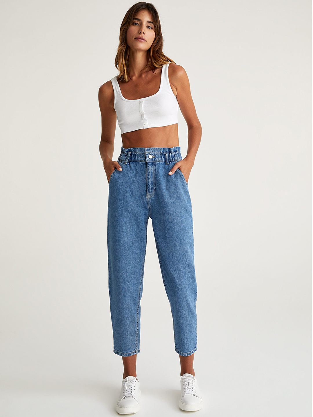 

DeFacto Women Mid-Rise Cropped Light Fade Denim Trousers, Blue
